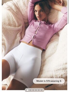 Alo high-waisted biker shorts ivory/cream